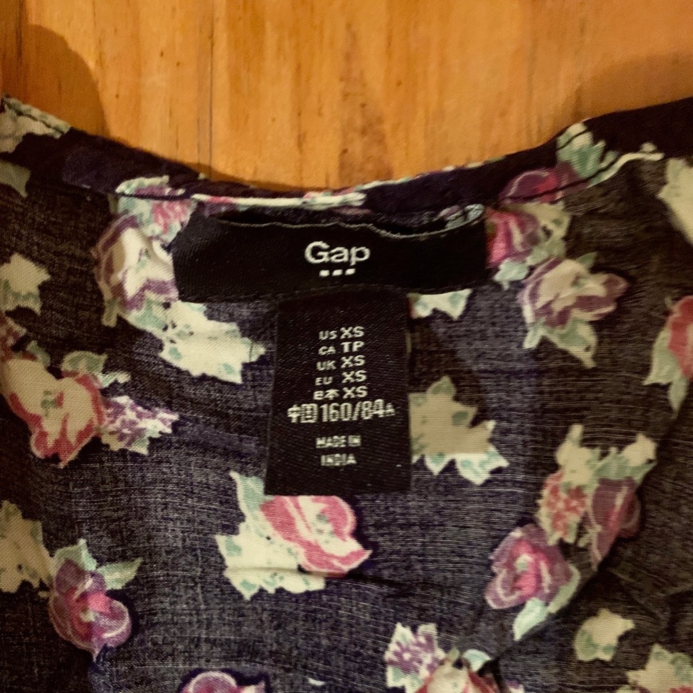 Gap top - Picture 2 of 2